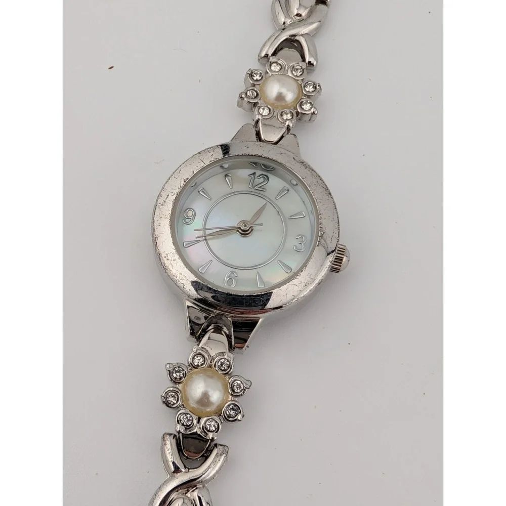 Faux Pearl Band Watch‎ Women 23mm Silver Tone Round Mother of Pearl Dial 7.25